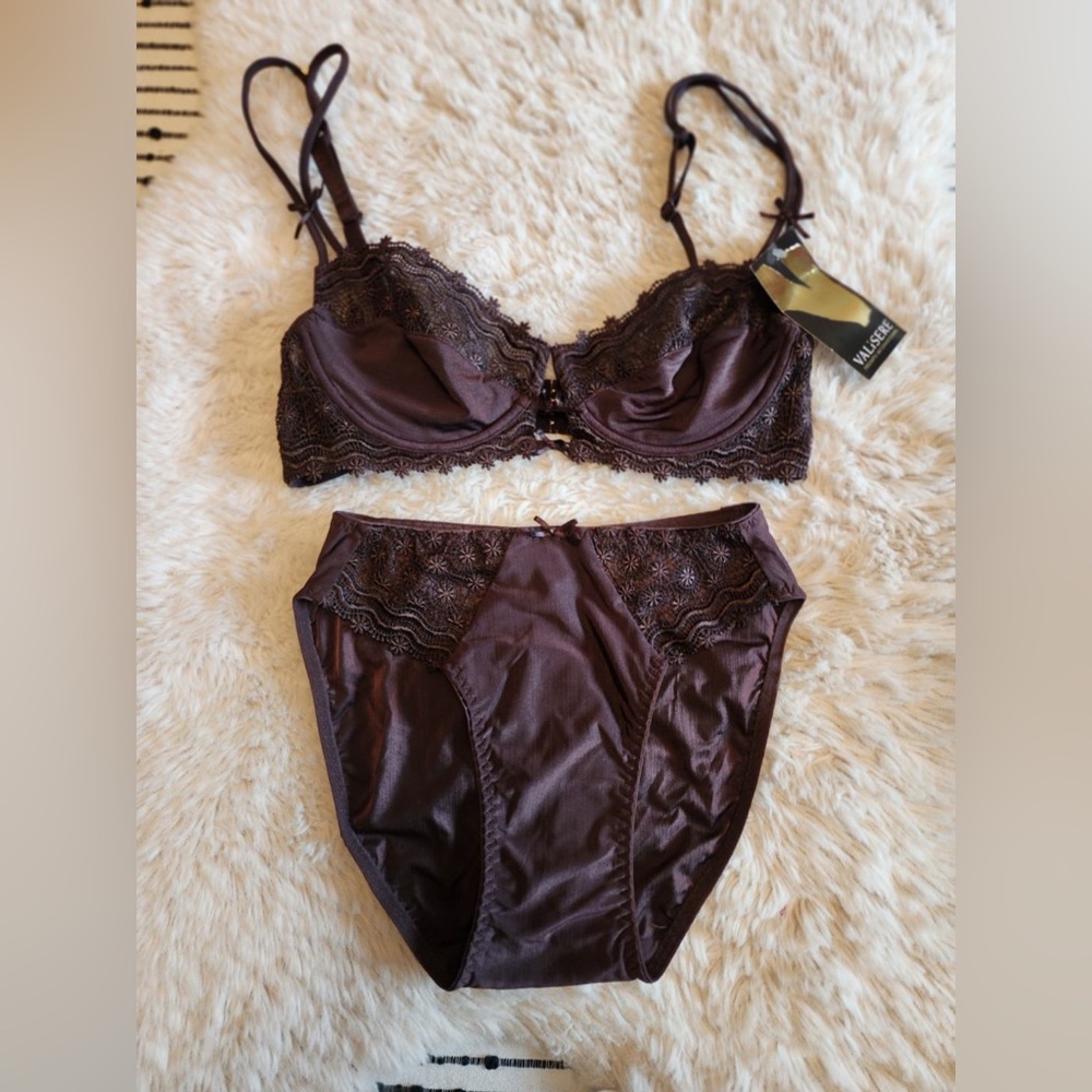 VALISERE European Bra Set